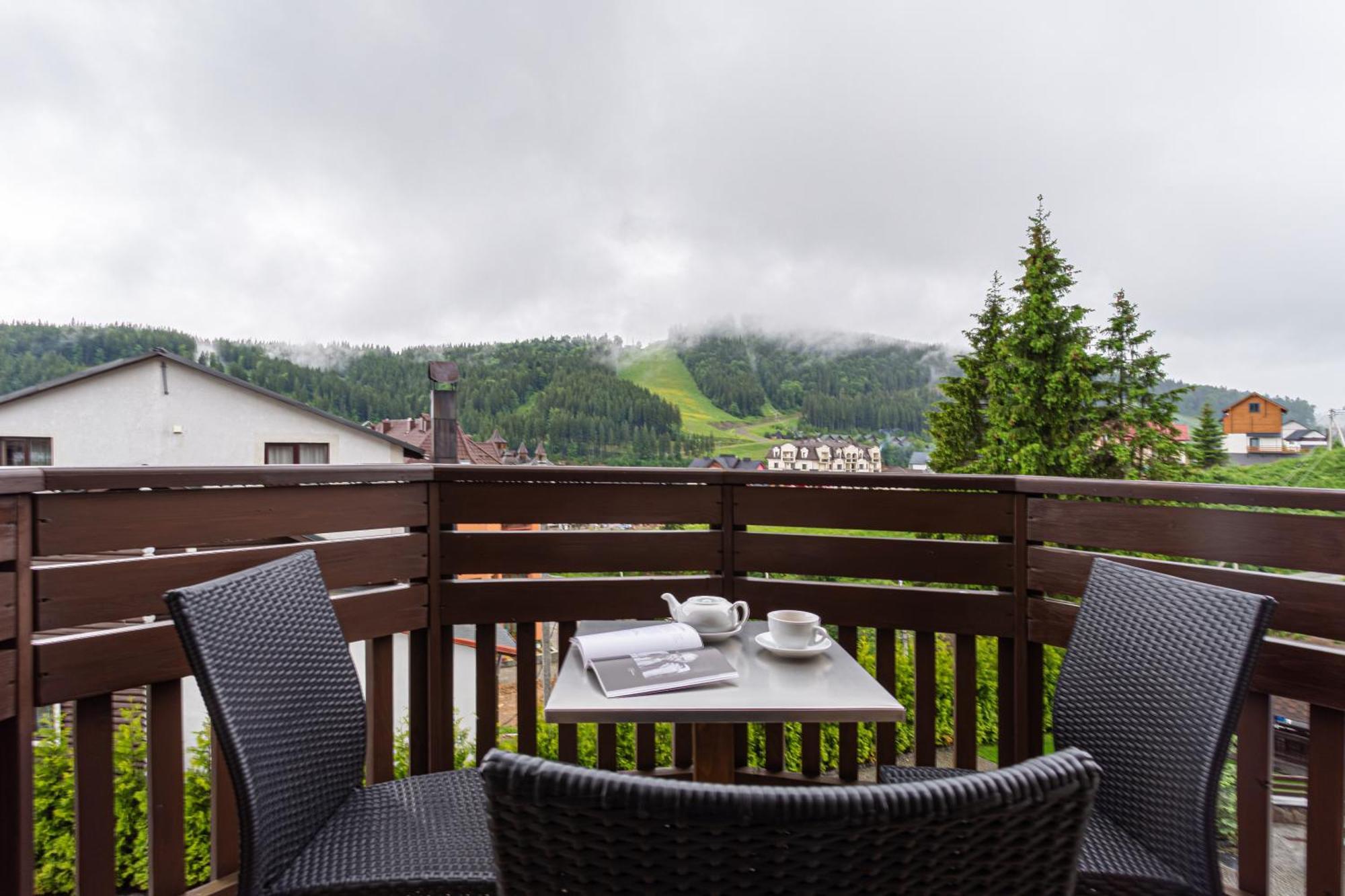 Graal Resort Bukovel Eksteriør billede